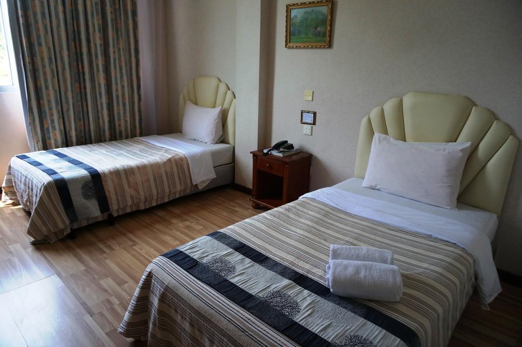 Jeruton Hotel Kampong Jerudong Kültér fotó